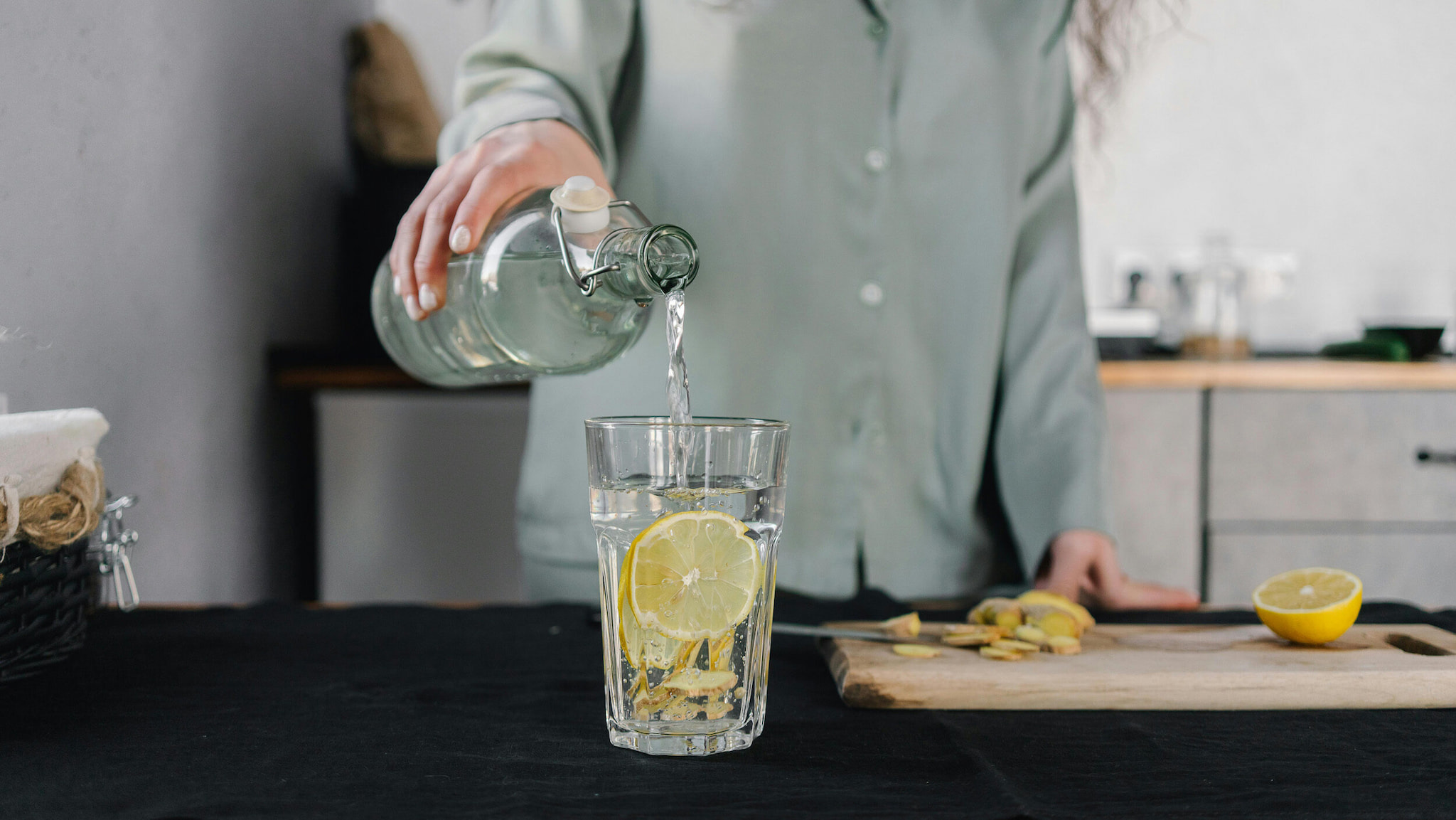 Foto Mann mit Wasserflasche